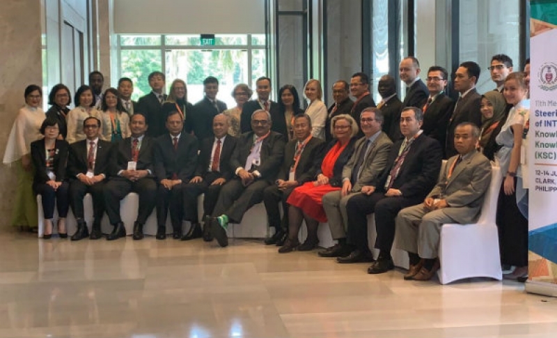 How are IDI and the INTOSAI Knowledge Sharing Steering Committee cooperating?
