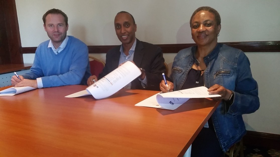 IDI Deputy Director Ola Hoem, Auditor General Mohamed M. Ali and AFROSAI-E Chief Executive Officer Meise Nkau at signing ceremony for the Cooperation agreement Nairobi November 2017.